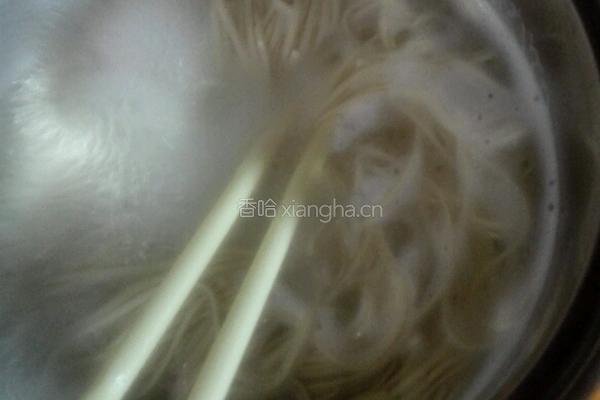 海鲜蔬菜面的做法图解2