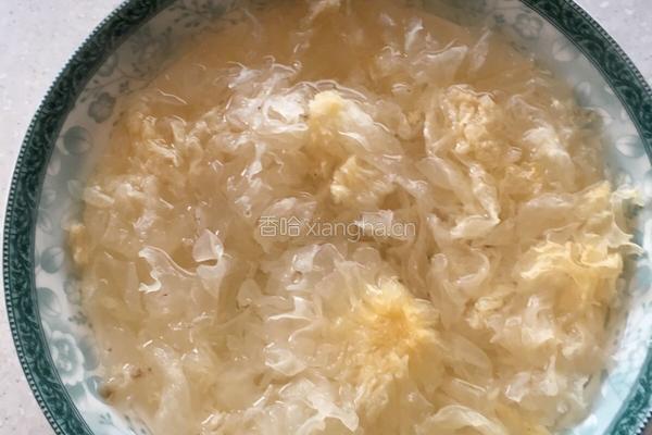 桂圆银耳汤的做法图解1
