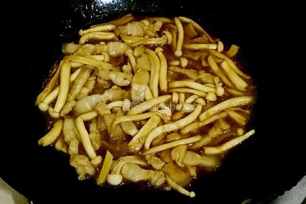 白玉菇炒肉的做法图解6