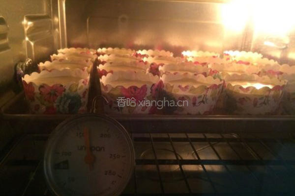 纸杯蛋糕的做法图解11