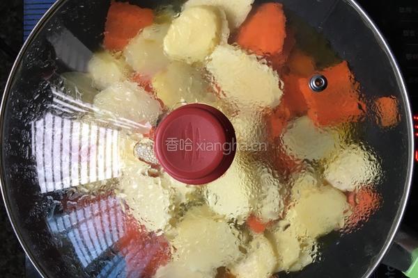 胡萝卜炒土豆片的做法图解7