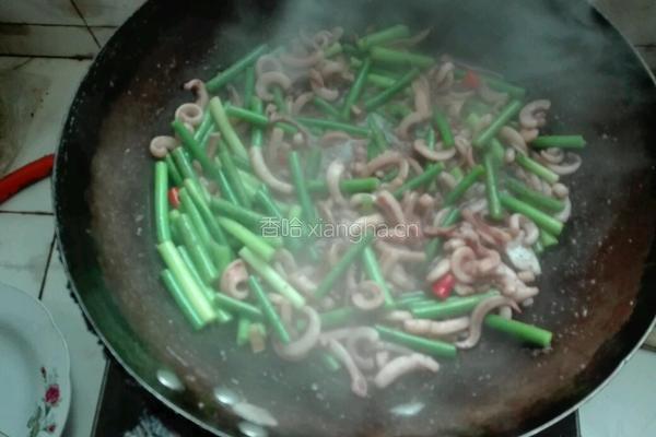 蒜苔鱿鱼丝的做法图解9