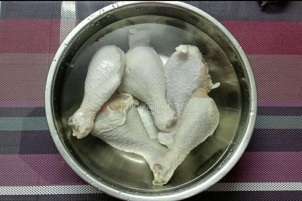 手撕鸡腿的做法图解1