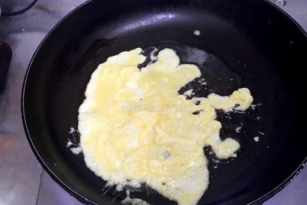 什锦吐司咖喱炒饭的做法图解2