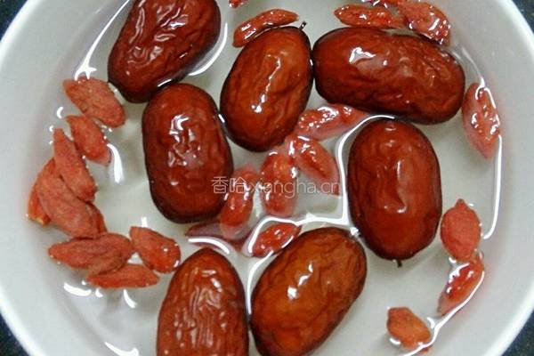 红枣杞子桂圆鸡蛋的做法图解3