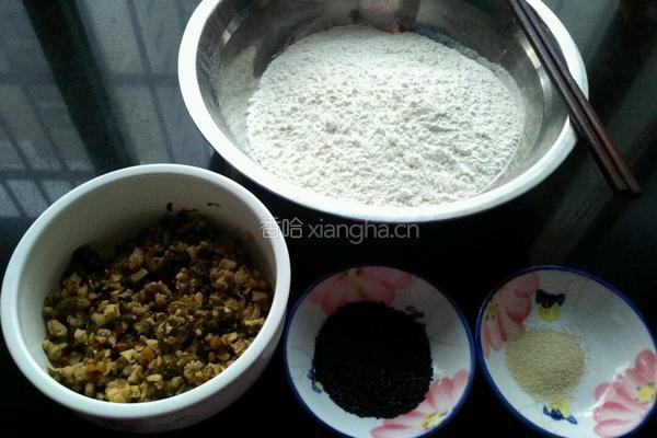 馅饼（雪菜冬笋味）的做法图解1