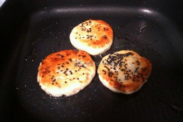 馅饼（雪菜冬笋味）的做法图解9