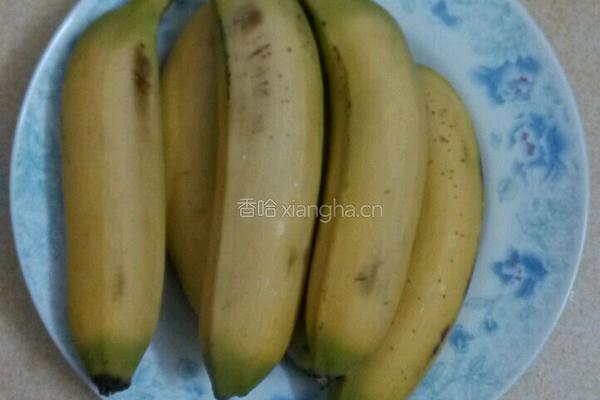 炸芝麻香蕉的做法图解1