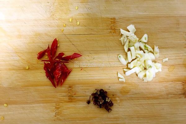 酸辣土豆丝的做法图解1
