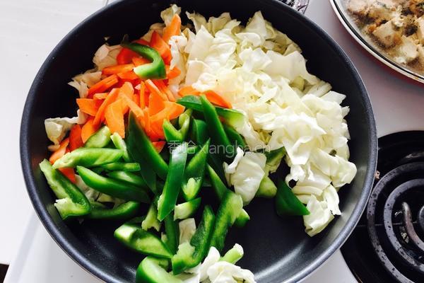 鱼肉炒杂菜的做法图解4