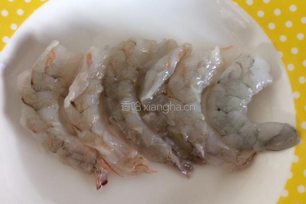 腊肠虾仁什锦炒饭的做法图解2