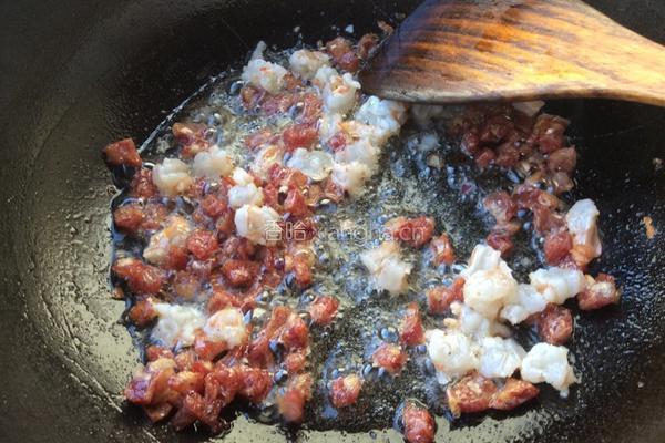 腊肠虾仁什锦炒饭的做法图解7