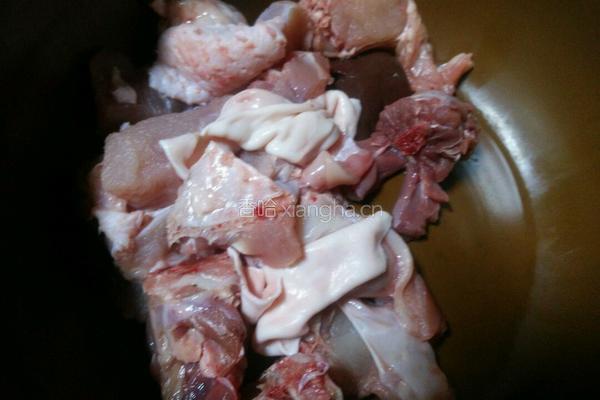 火鸡兔煲药材汤的做法图解1