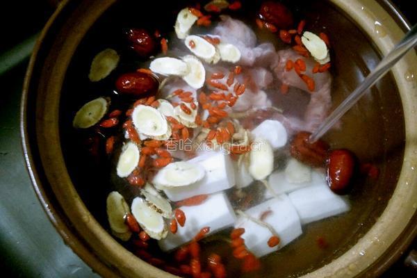 火鸡兔煲药材汤的做法图解3