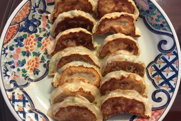 韭菜鸡蛋煎饺的做法图解4