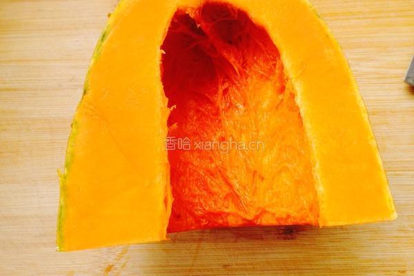 南瓜小米粥的做法图解1