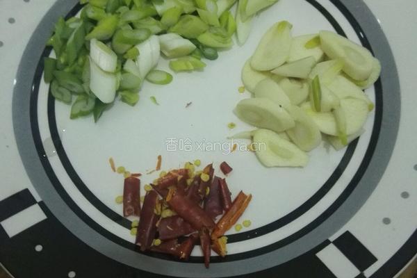 蚝油菠菜胡萝卜丝的做法图解4