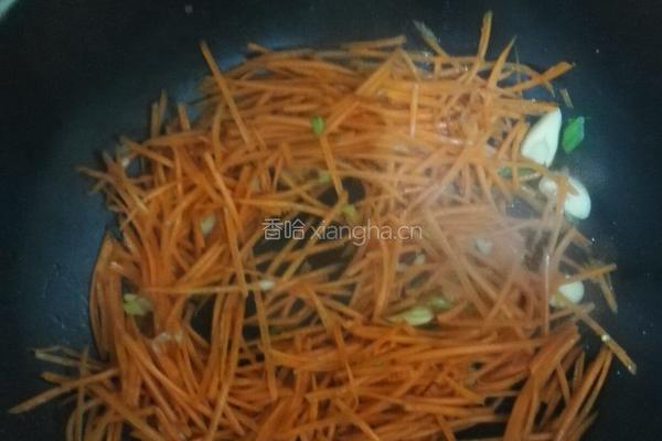 蚝油菠菜胡萝卜丝的做法图解7
