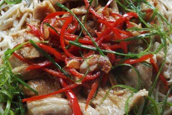 浇油金针菇肉片