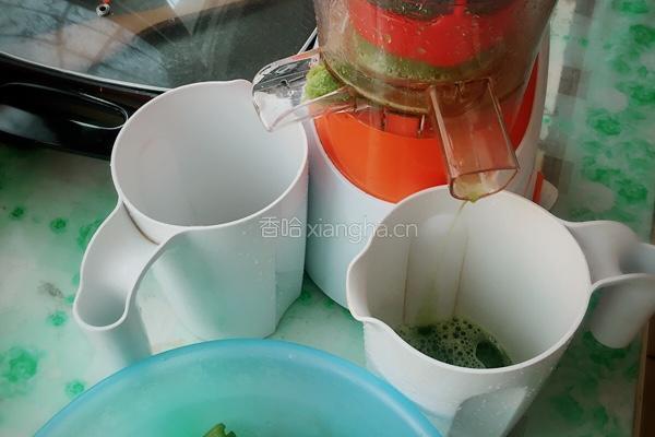 芹菜汁蝴蝶面的做法图解2