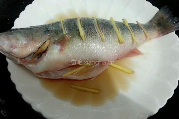 清蒸鲈鱼的做法图解6