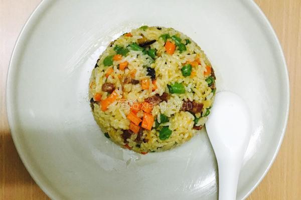 豆角胡萝卜炒饭的做法图解3