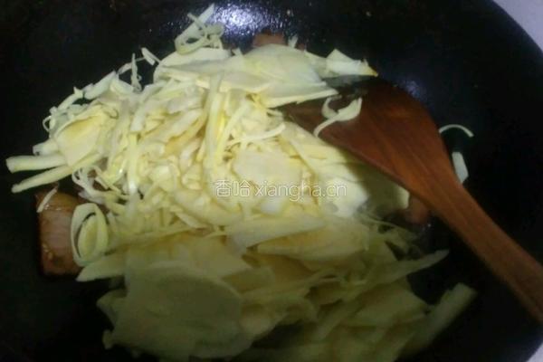 腊肉炒鲜笋的做法图解10