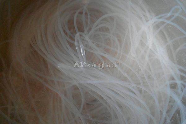 菠菜炒木耳的做法图解2