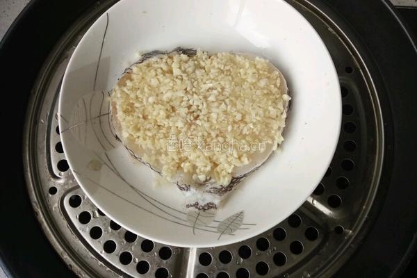 清蒸蒜香银鳕鱼的做法图解3