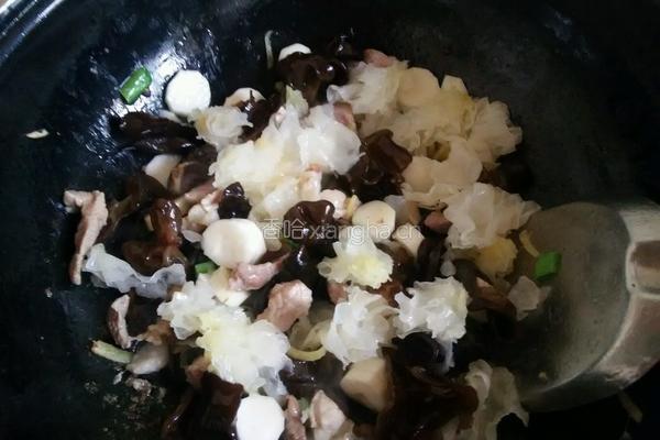 山药炒两耳的做法图解6
