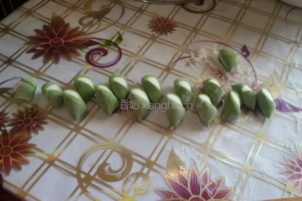 翡翠饺子(韭菜猪肉馅)的做法图解6