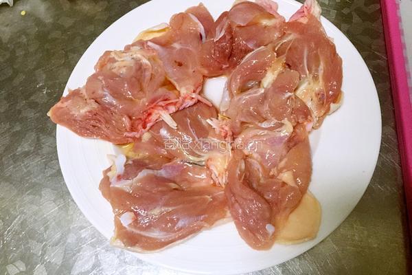 蜜汁炤烧鸡腿的做法图解3