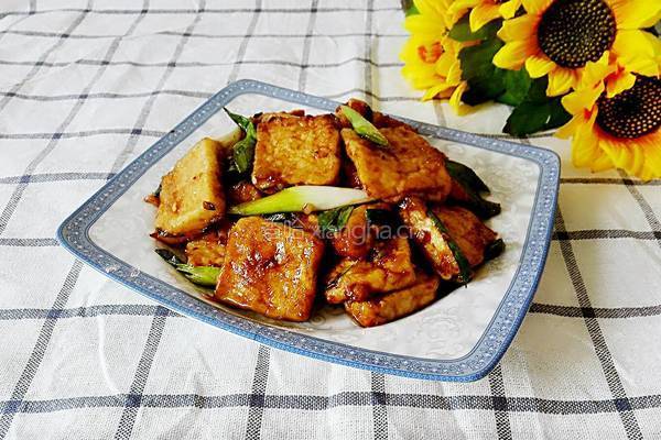 青蒜烧脆皮豆腐的做法图解10