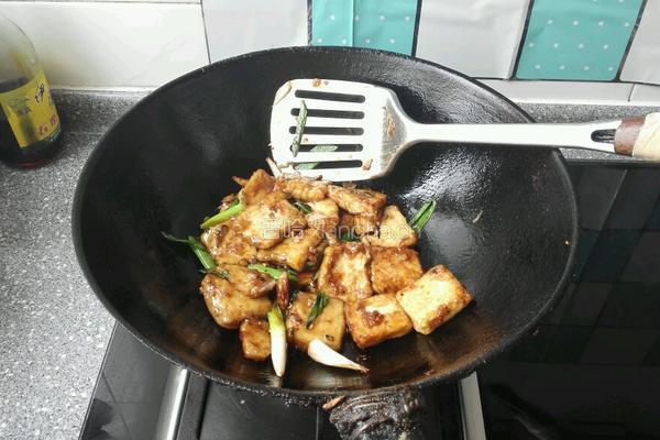 青蒜烧脆皮豆腐的做法图解9