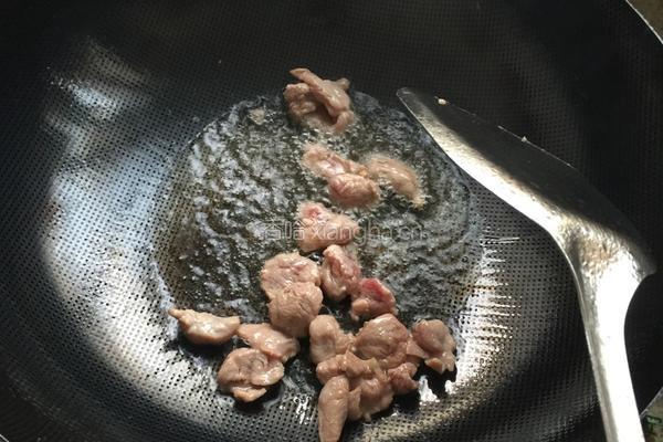 芹菜炒肉丝的做法图解3