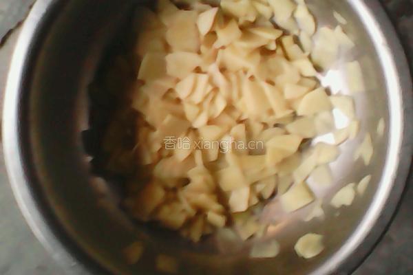 土豆炒火腿的做法图解1
