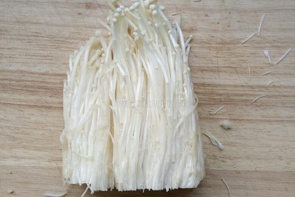 锡纸蚝油金针菇的做法图解1