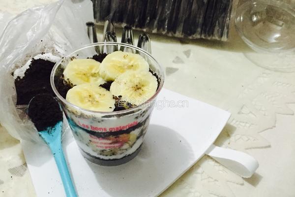 奥利奥香蕉木糠杯的做法图解8