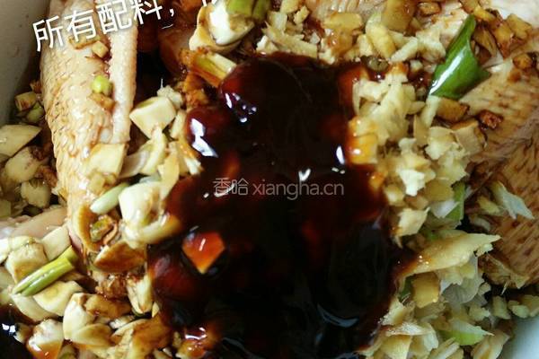 蜜汁儿蒜香鸡翅的做法图解2