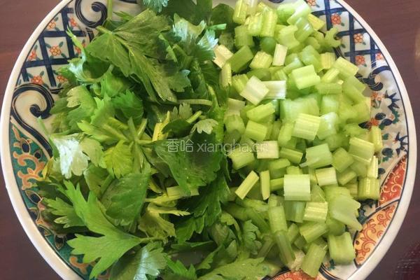 芹菜米椒炒鸭血的做法图解4