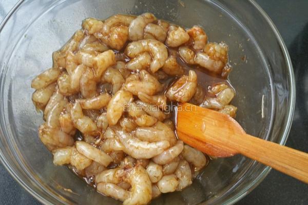 荠菜鲜虾水饺的做法图解8
