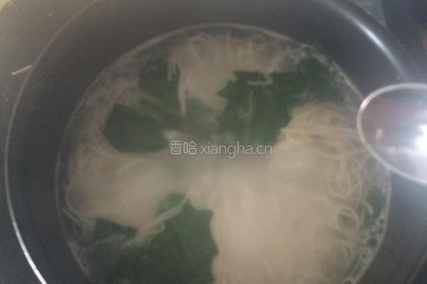 三文鱼菠菜面的做法图解6