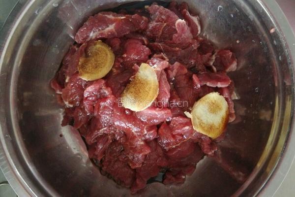水煮牛肉片的做法图解2