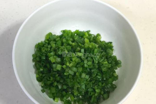 葱香咸桃酥的做法图解1
