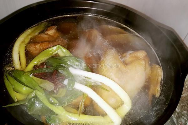 红枣枸杞野蘑菇老母鸡汤的做法图解8