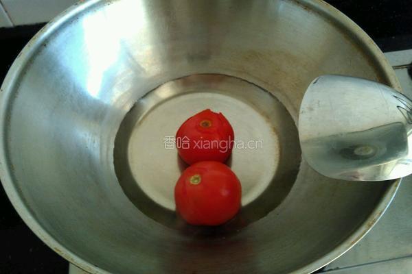 番茄肉蛋面的做法图解1