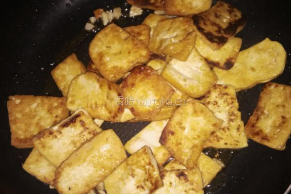 蒜蓉香煎豆腐的做法图解6