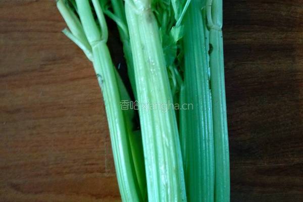 猪肉芹菜馄饨的做法图解1