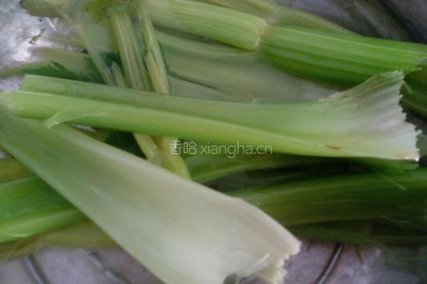 猪肉芹菜馄饨的做法图解3