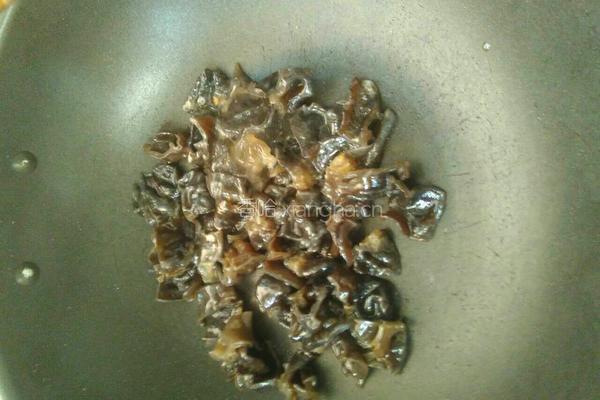 木耳炒鸡蛋的做法图解6